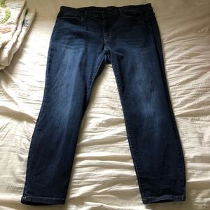 Judy Blue skinny fit dark wash jeans, size 22, great condition.